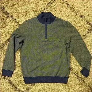 Vineyard Vines Merino Wool and cotton make up this gorgeous sweater sz M (C100)